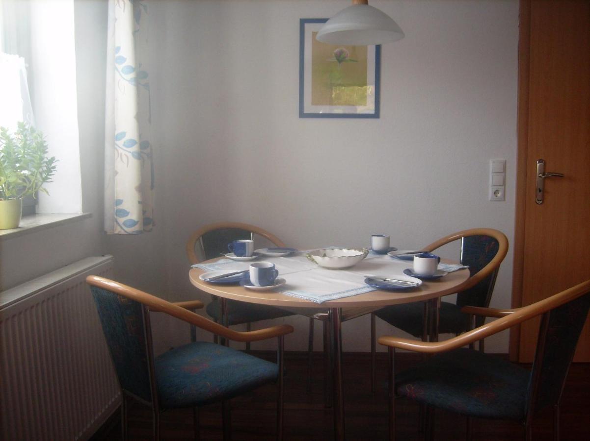 Ferienwohnung Schaefer Waldbreitbach Esterno foto