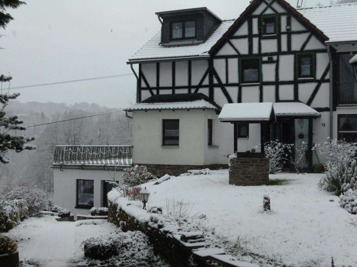 Ferienwohnung Schaefer Waldbreitbach Esterno foto